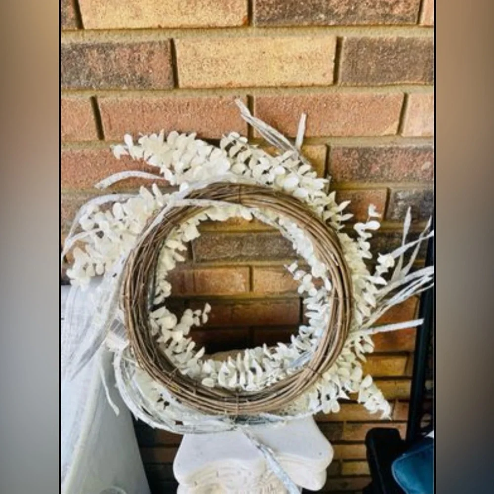*Winter White Sparkle Eucalyptus Wreath